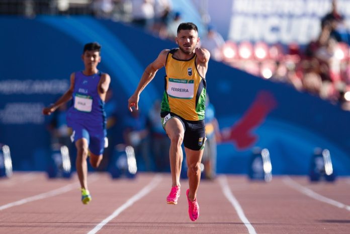 NA PISTA - O velocista Petrúcio Ferreira, dos 100 e 200 metros: preparação de alto rendimento