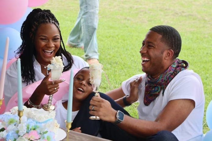 Michael e Joacquia Sherman se preparam para receber a filha, quebrando tradição de mais de 100 anos de nascimentos apenas de meninos